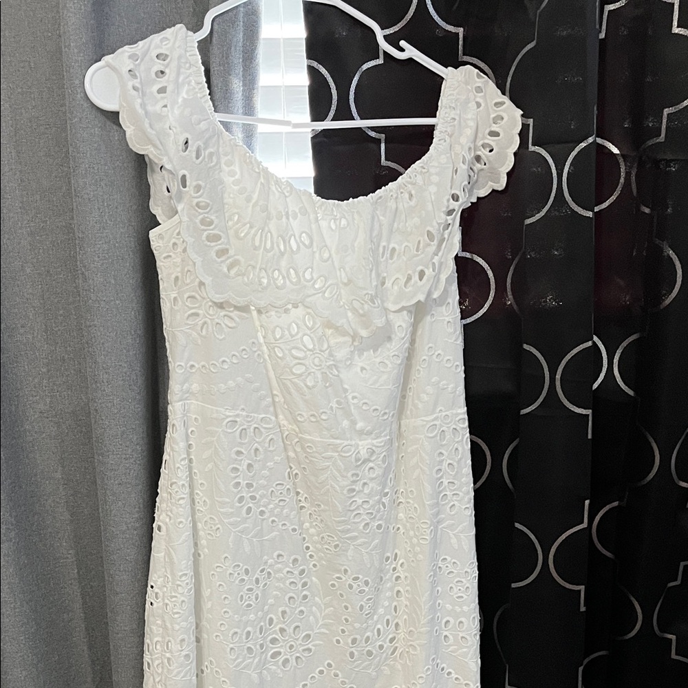 Express White Eyelet Lace Wedding Dress